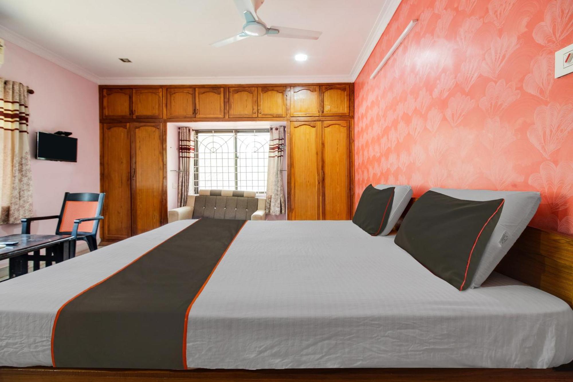 Collection O Palm Exotica Hotel Visákhapatnam Kültér fotó